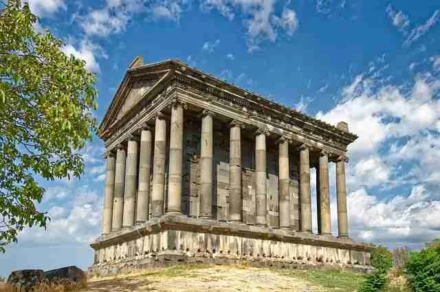 Armenia - places to see - Garni