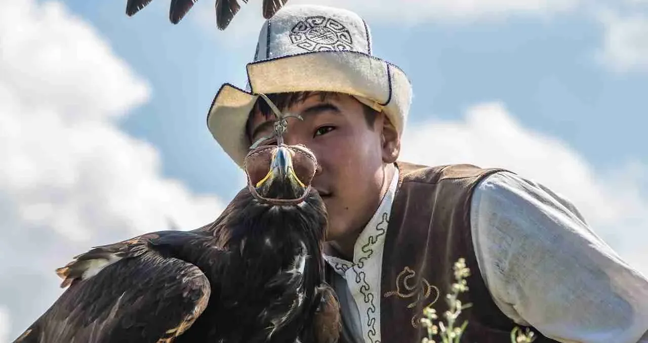 Kyrgyzstan - places to see - Eagle hunters